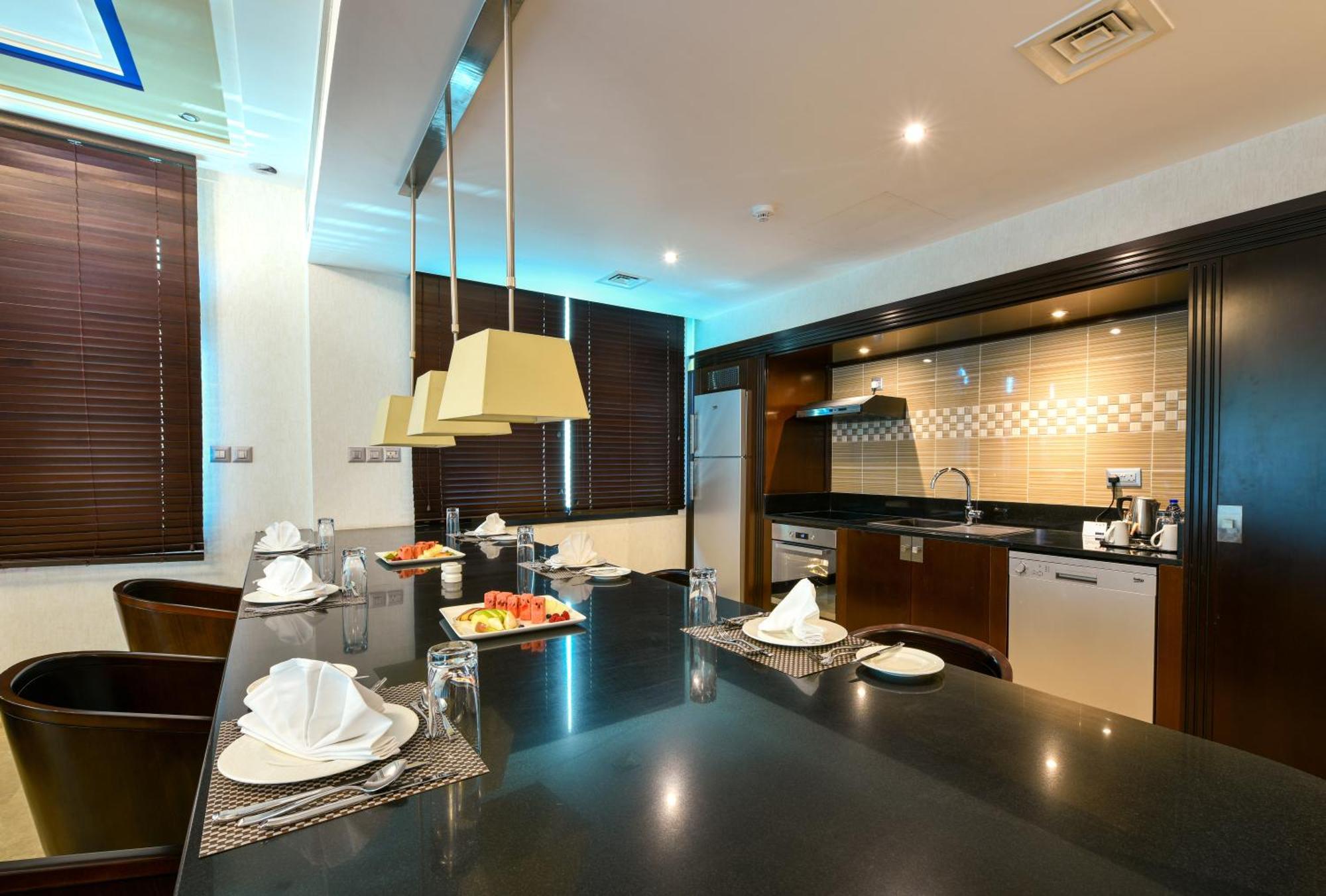 Retaj Salwa Resort & Spa Doha Buitenkant foto