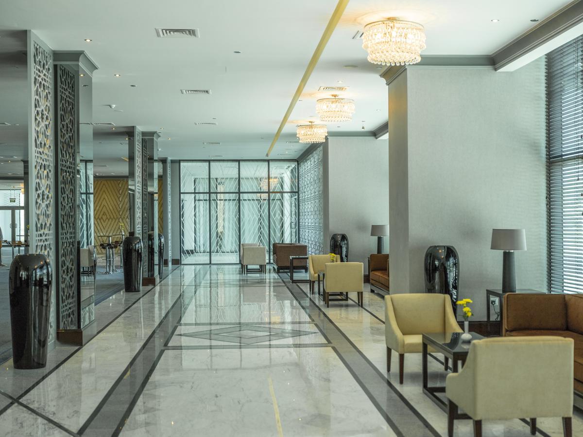 Retaj Salwa Resort & Spa Doha Buitenkant foto Lobby