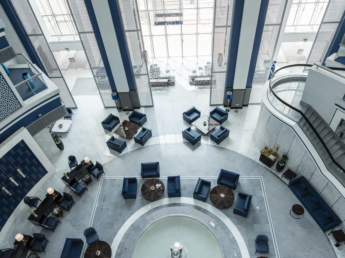 Retaj Salwa Resort & Spa Doha Buitenkant foto The lobby of the National University of Ireland, Galway