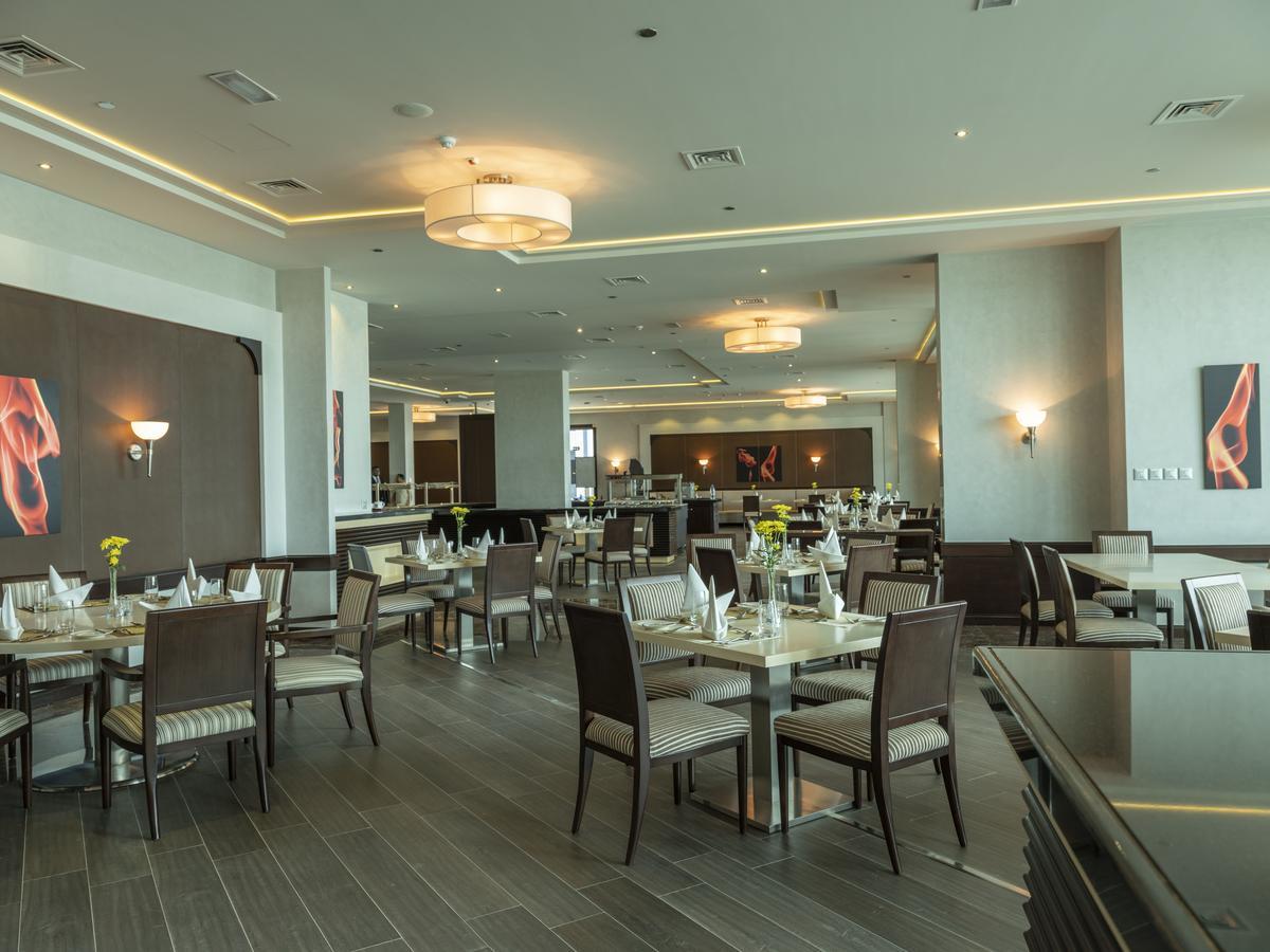 Retaj Salwa Resort & Spa Doha Buitenkant foto The restaurant