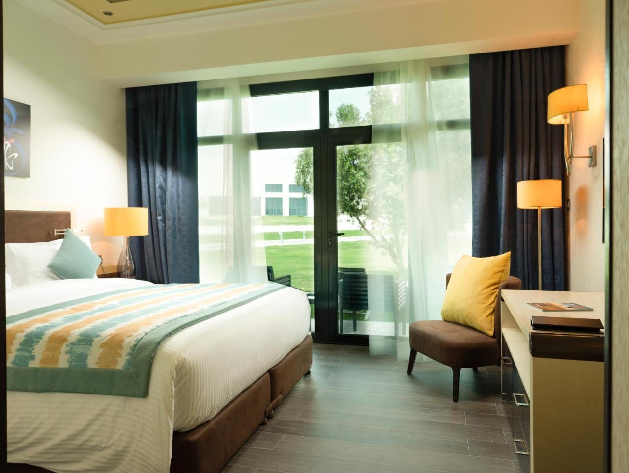 Retaj Salwa Resort & Spa Doha Buitenkant foto A room at the hotel
