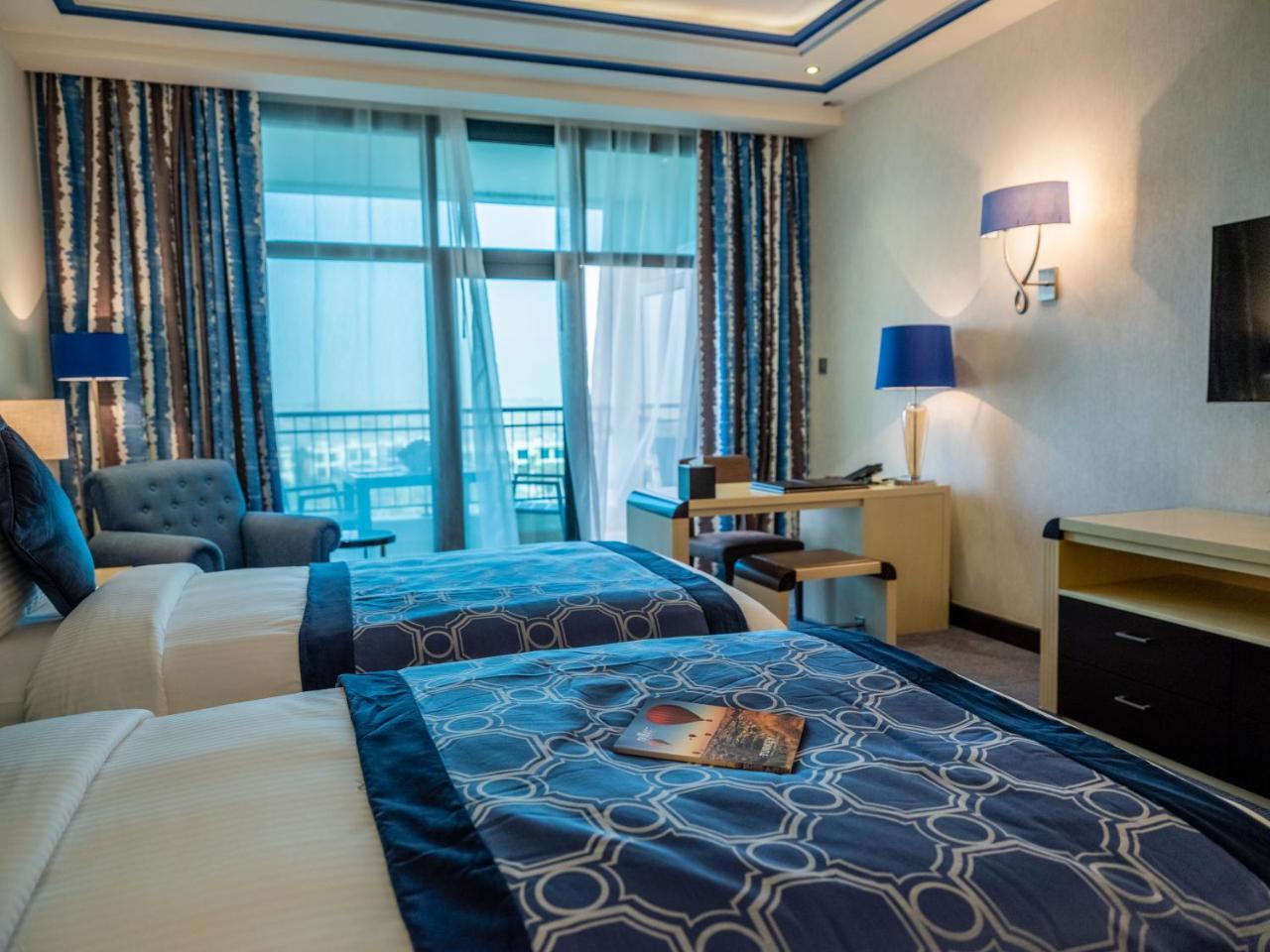 Retaj Salwa Resort & Spa Doha Buitenkant foto A room at the hotel